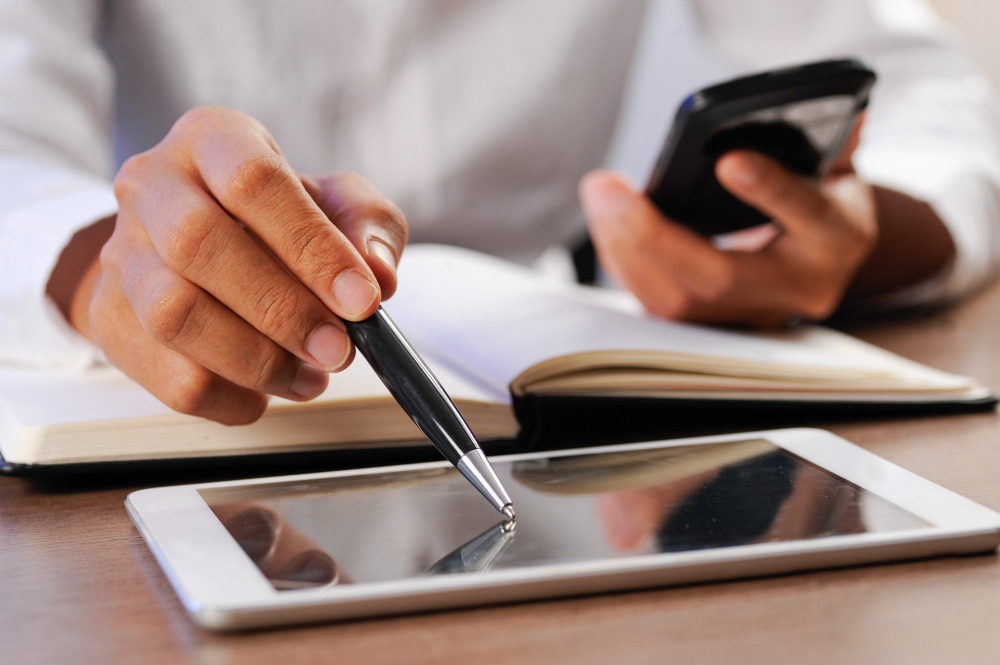 Beyond the Stamp: 5 Reasons to Choose a Mobile Notary